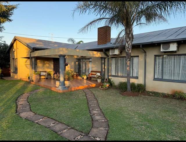 5 BEDROOM HOUSE FOR SALE IN ERASMIA